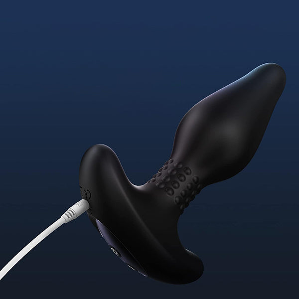 Onyx plugged in against a dark blue gradient backdrop